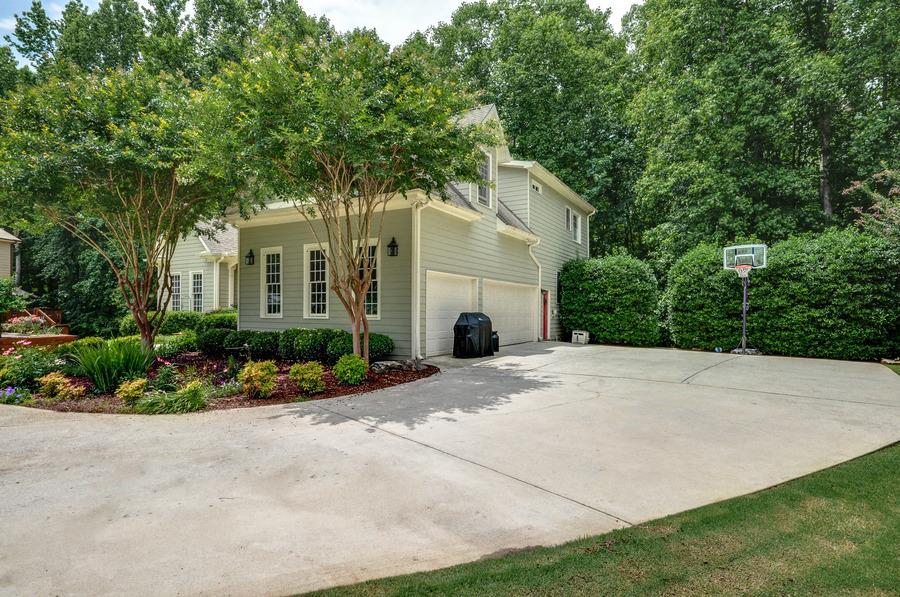 3920 Sidesaddle Ct, Suwanee, GA 30024 photo 2