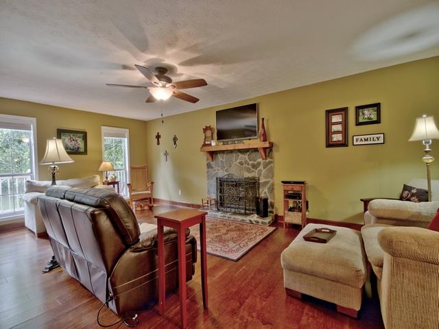 249 E Crestwood Rd, Tyrone, GA 30290 photo 5