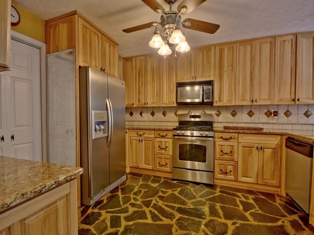 249 E Crestwood Rd, Tyrone, GA 30290 photo 10