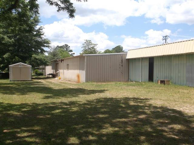 405 S Clark St, Claxton, GA 30417 photo 2