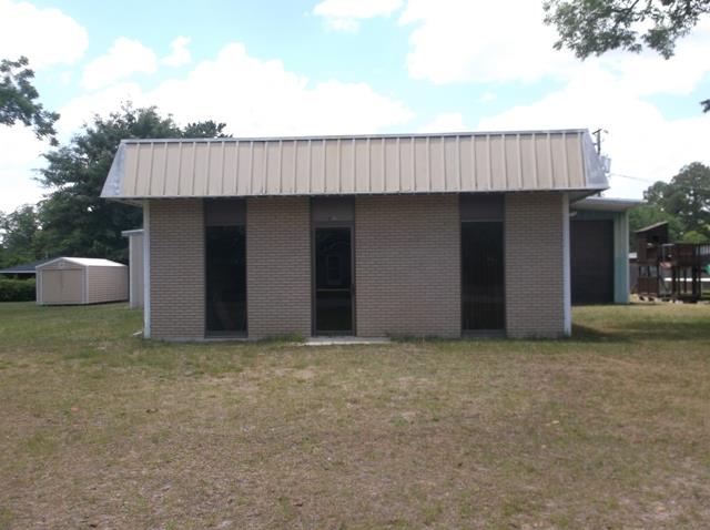 405 S Clark St, Claxton, GA 30417 photo 4
