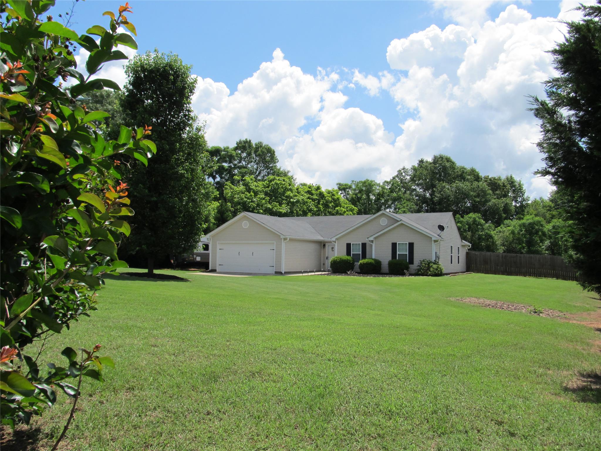 1045 Tia Dr, Bethlehem, GA 30620 photo 1