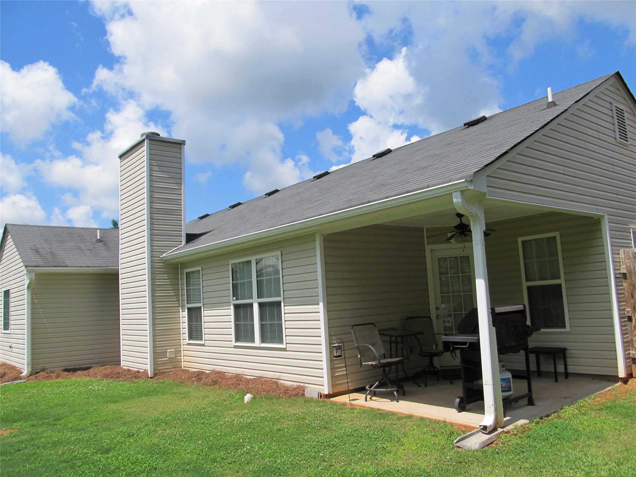 1045 Tia Dr, Bethlehem, GA 30620 photo 3