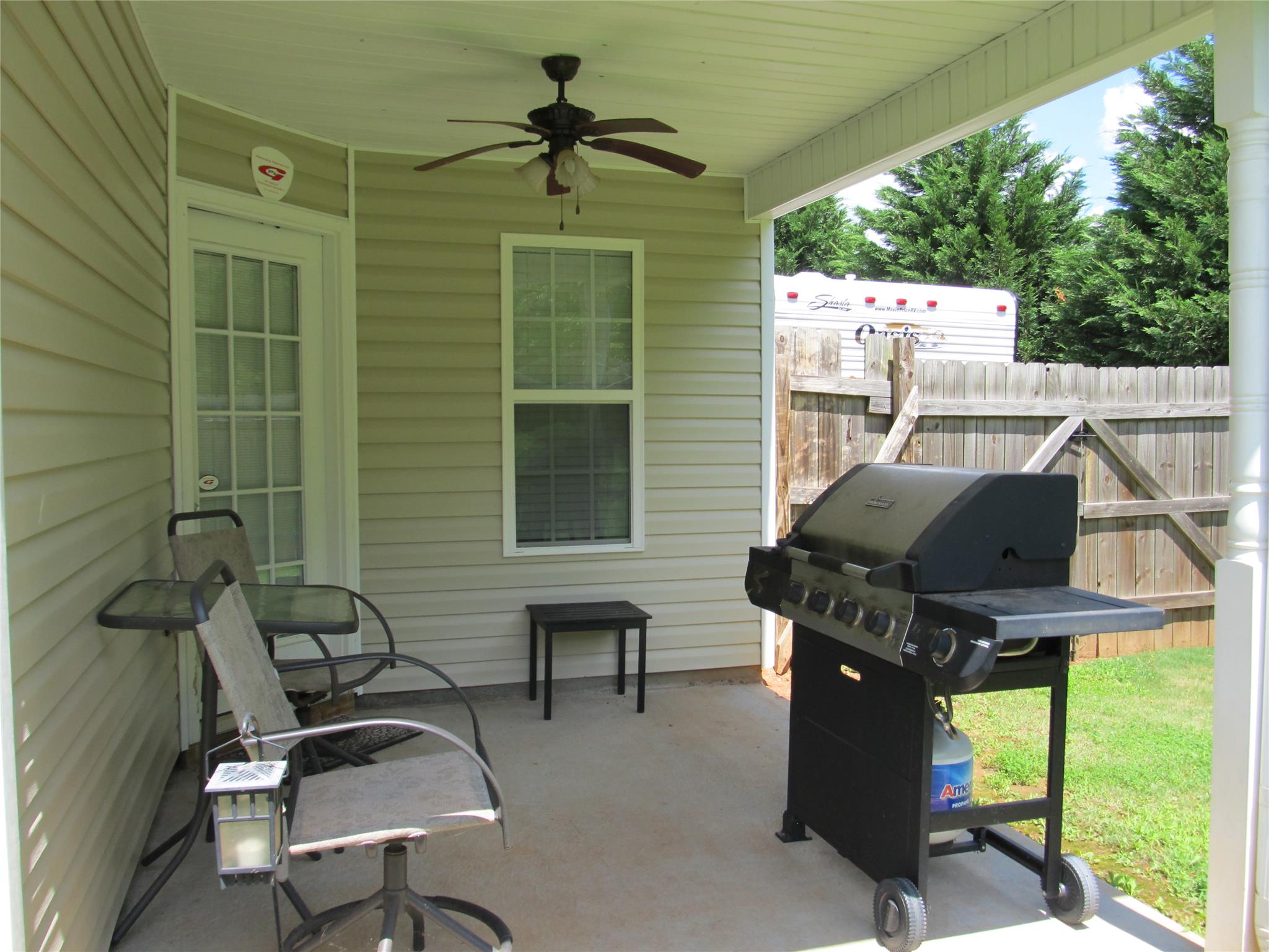 1045 Tia Dr, Bethlehem, GA 30620 photo 4