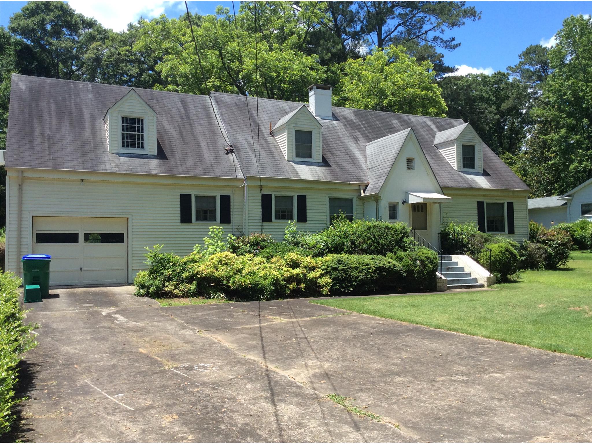 295 Dickson Dr, Jefferson, GA 30549 photo 2