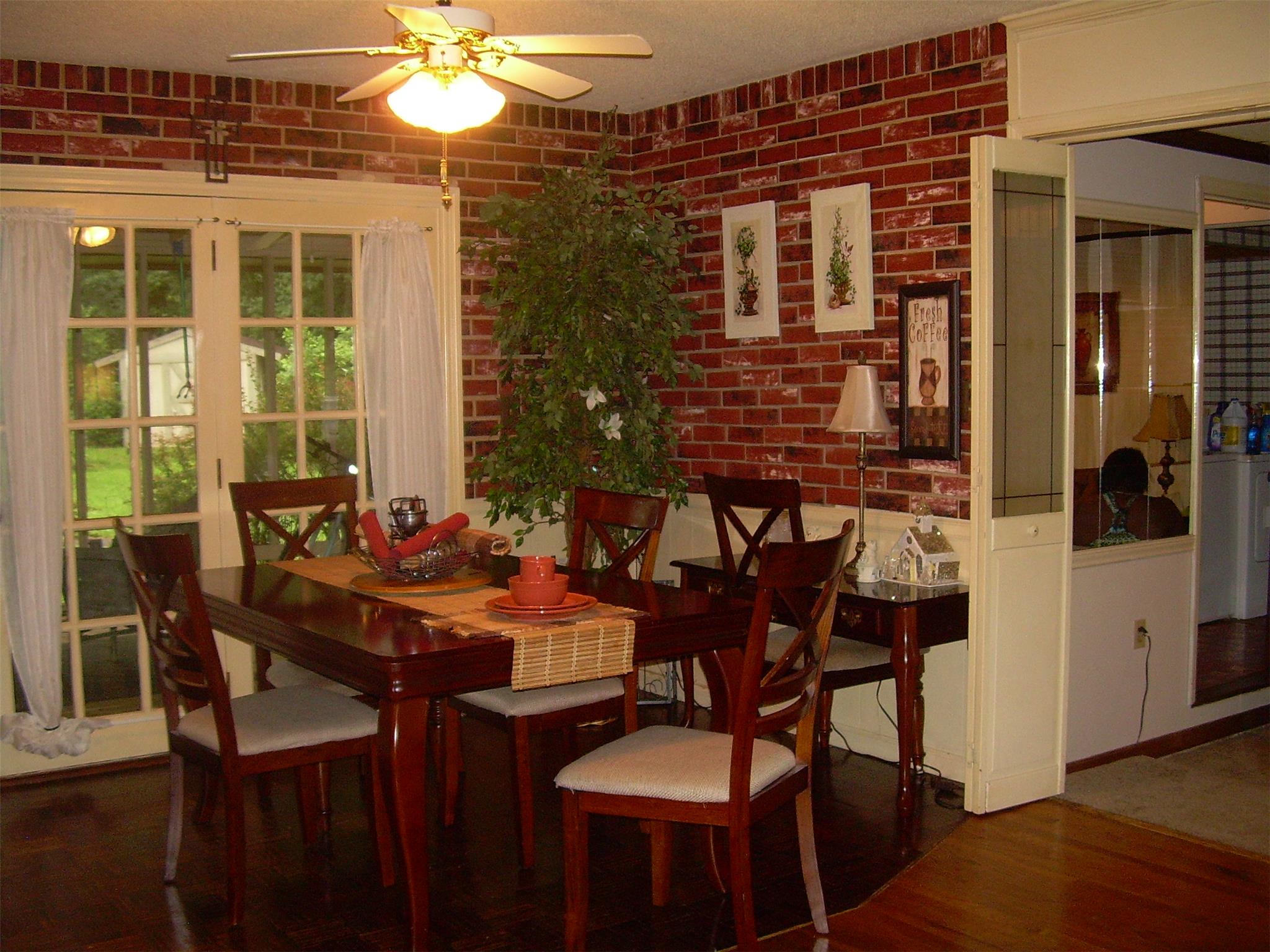 303 Nunn St, Commerce, GA 30529 photo 4