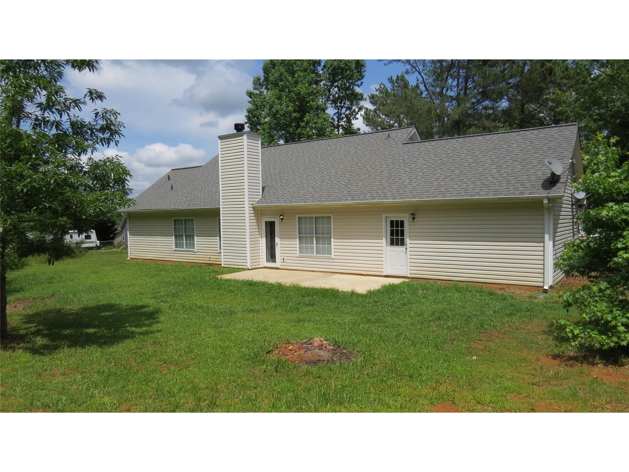 129 Regency Dr, Bethlehem, GA 30620 photo 2