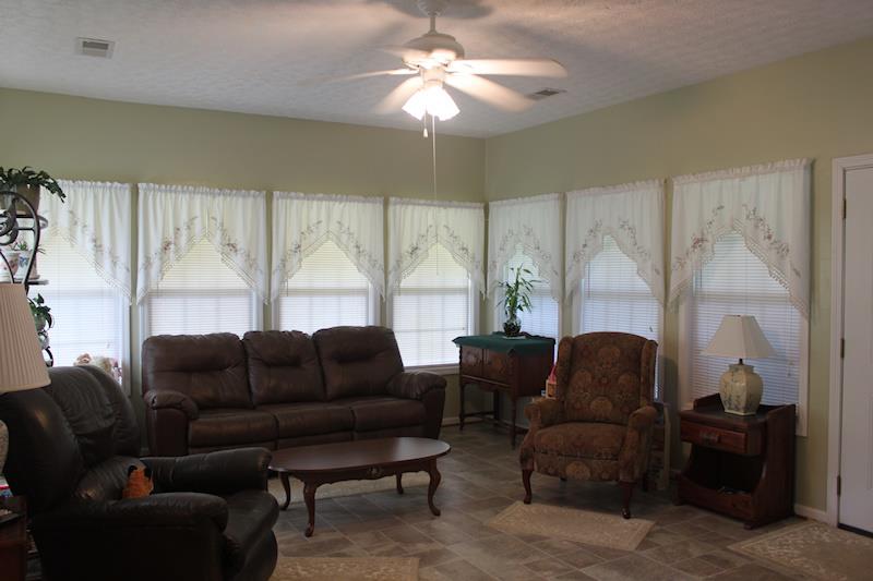 217 Mitchell Dr, Barnesville, GA 30204 photo 8