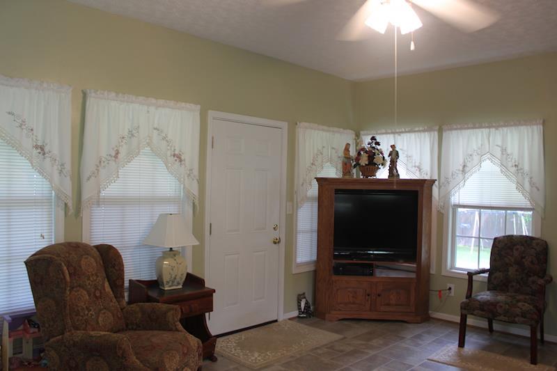 217 Mitchell Dr, Barnesville, GA 30204 photo 9