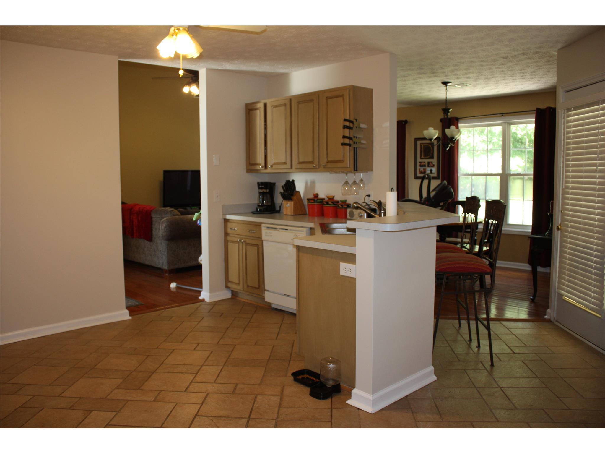 581 Pendergrass Rd, Winder, GA 30680 photo 4