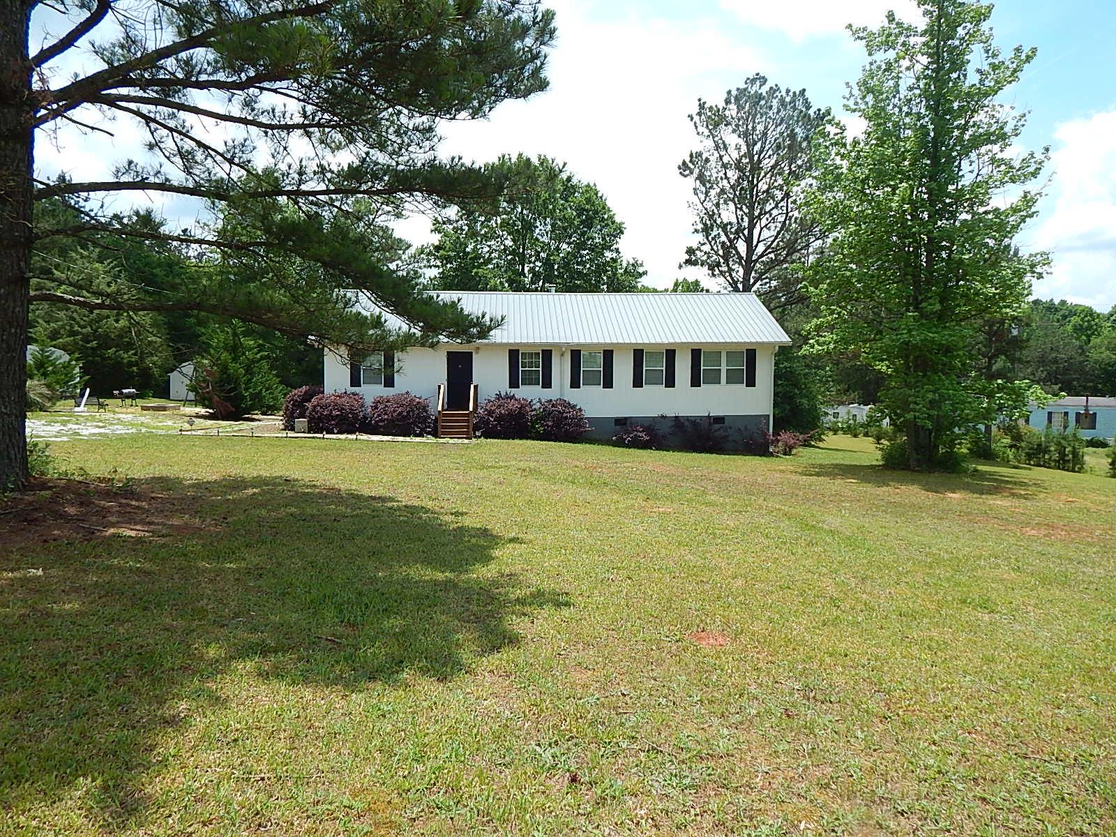 93 Kathryn Way, Commerce, GA 30530 photo 2