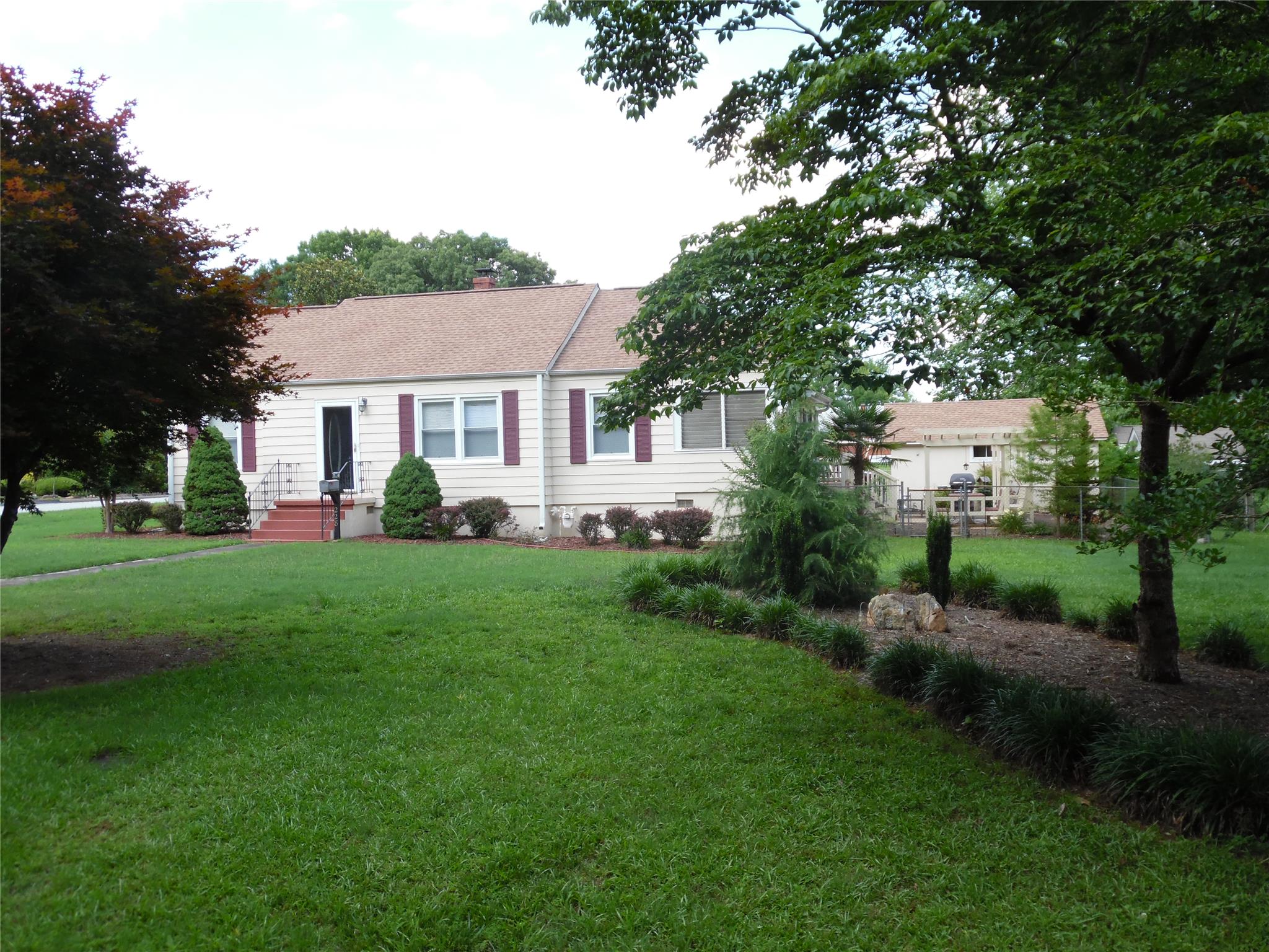 228 Glen Iris Dr, Monroe, GA 30655 photo 4