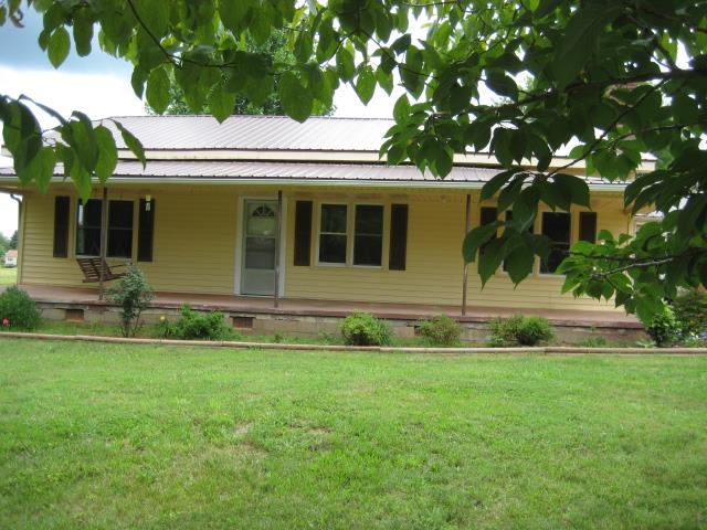 156 Spring St, Baldwin, GA 30511 photo 2