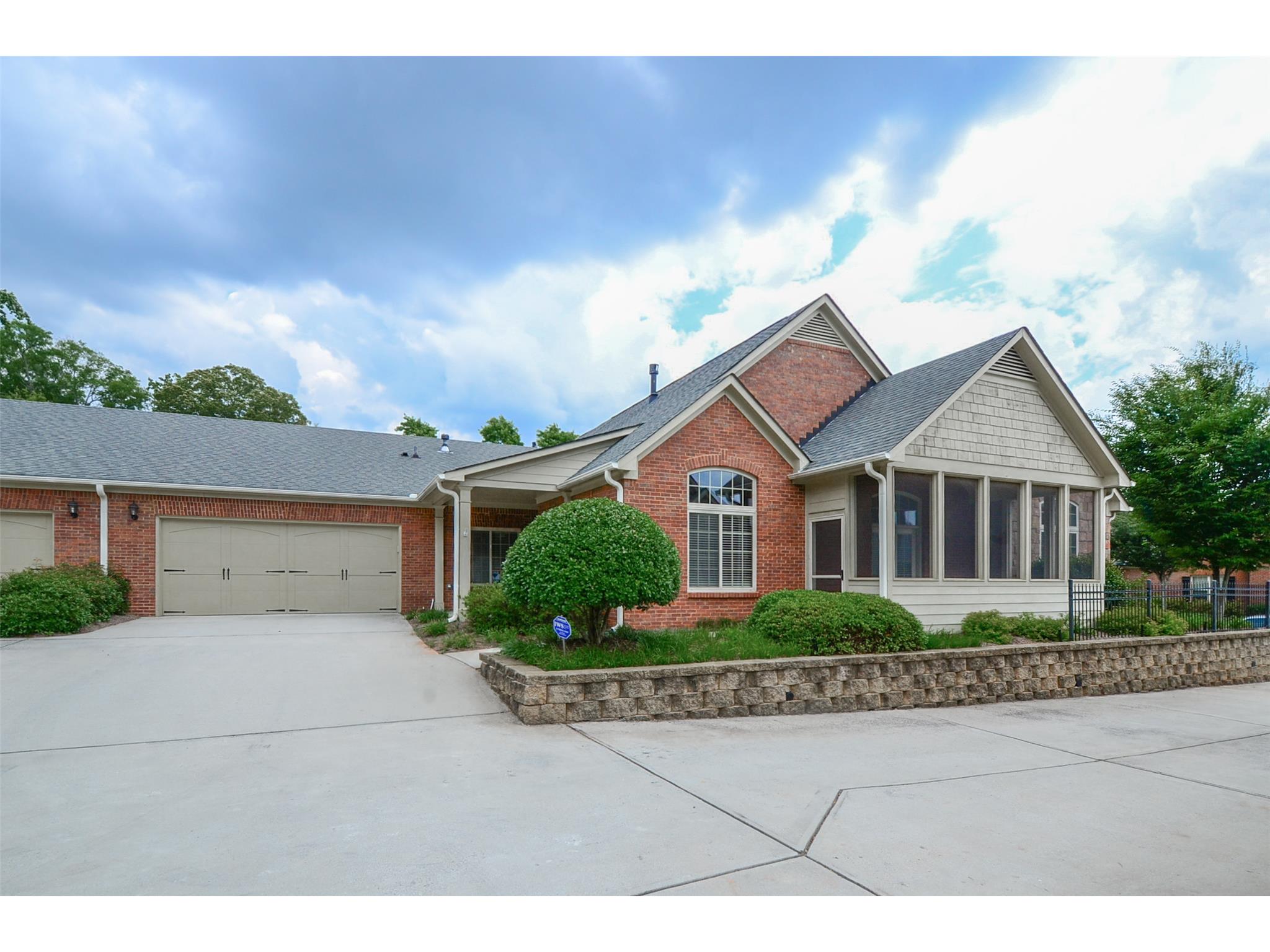 501 Brookhavenrun Cir, Duluth, GA 30097 photo 2