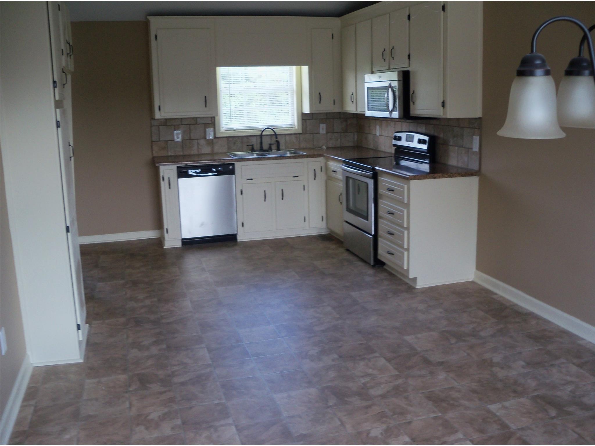 19 Misty Ridge Dr, Kingston, GA 30145 photo 4