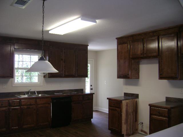 374 Embassy Dr, Winder, GA 30680 photo 3