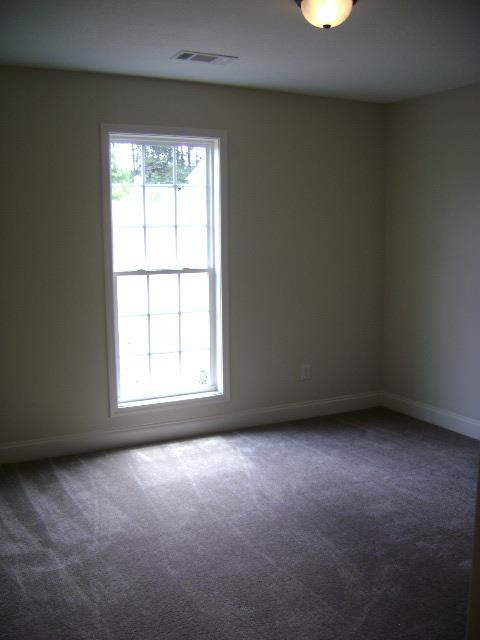 374 Embassy Dr, Winder, GA 30680 photo 12