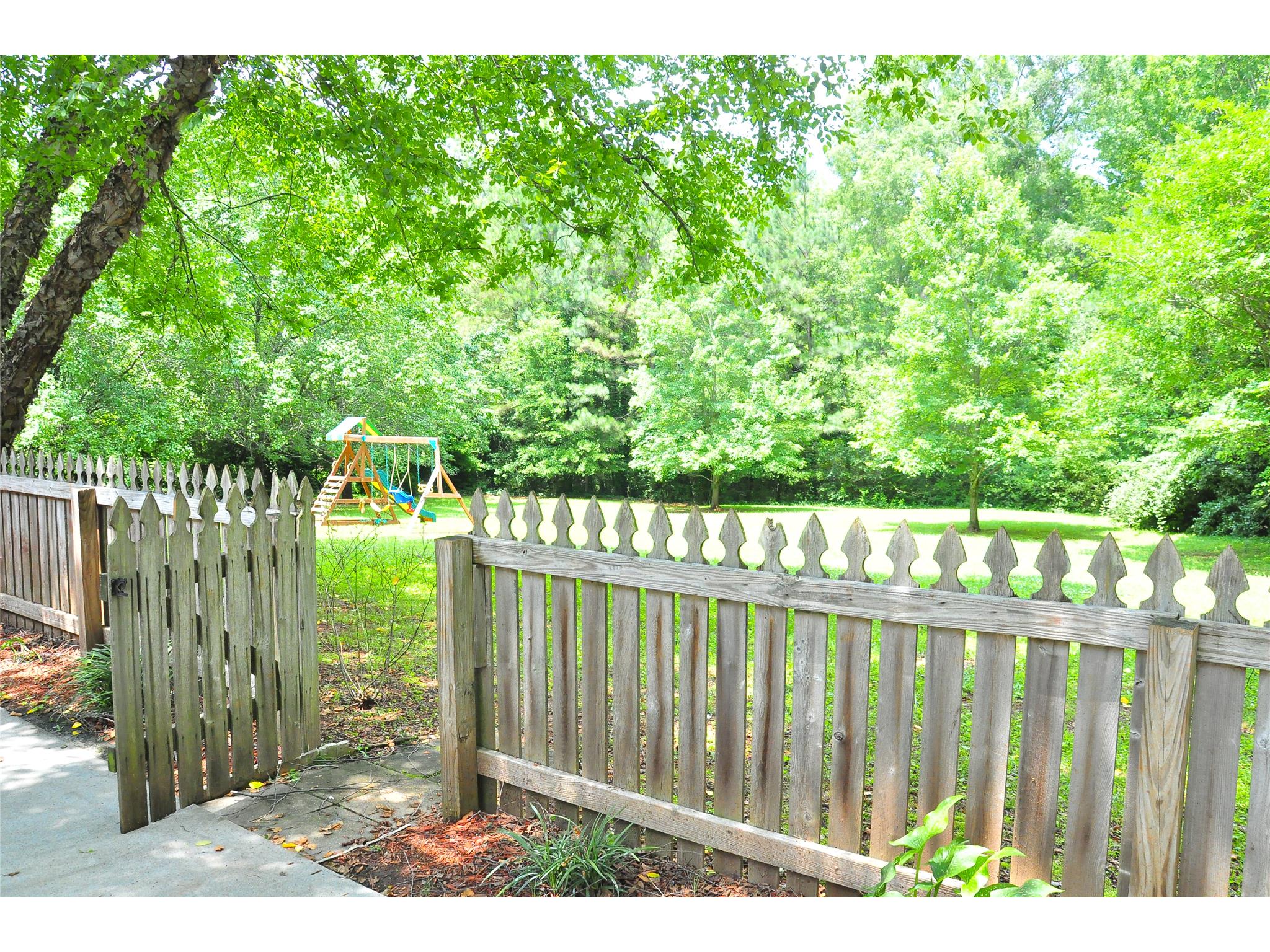 213 Pine Crest Dr, Monroe, GA 30655 photo 3