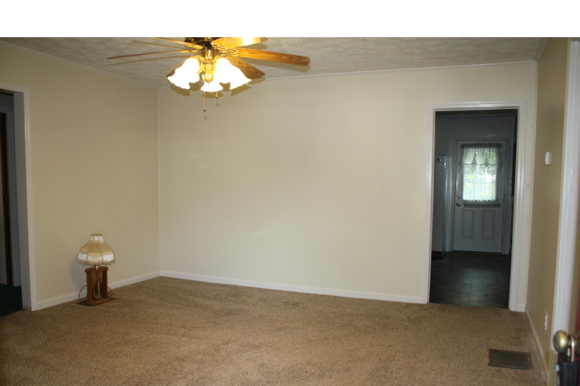 36 Branch St, Toccoa, GA 30577 photo 3