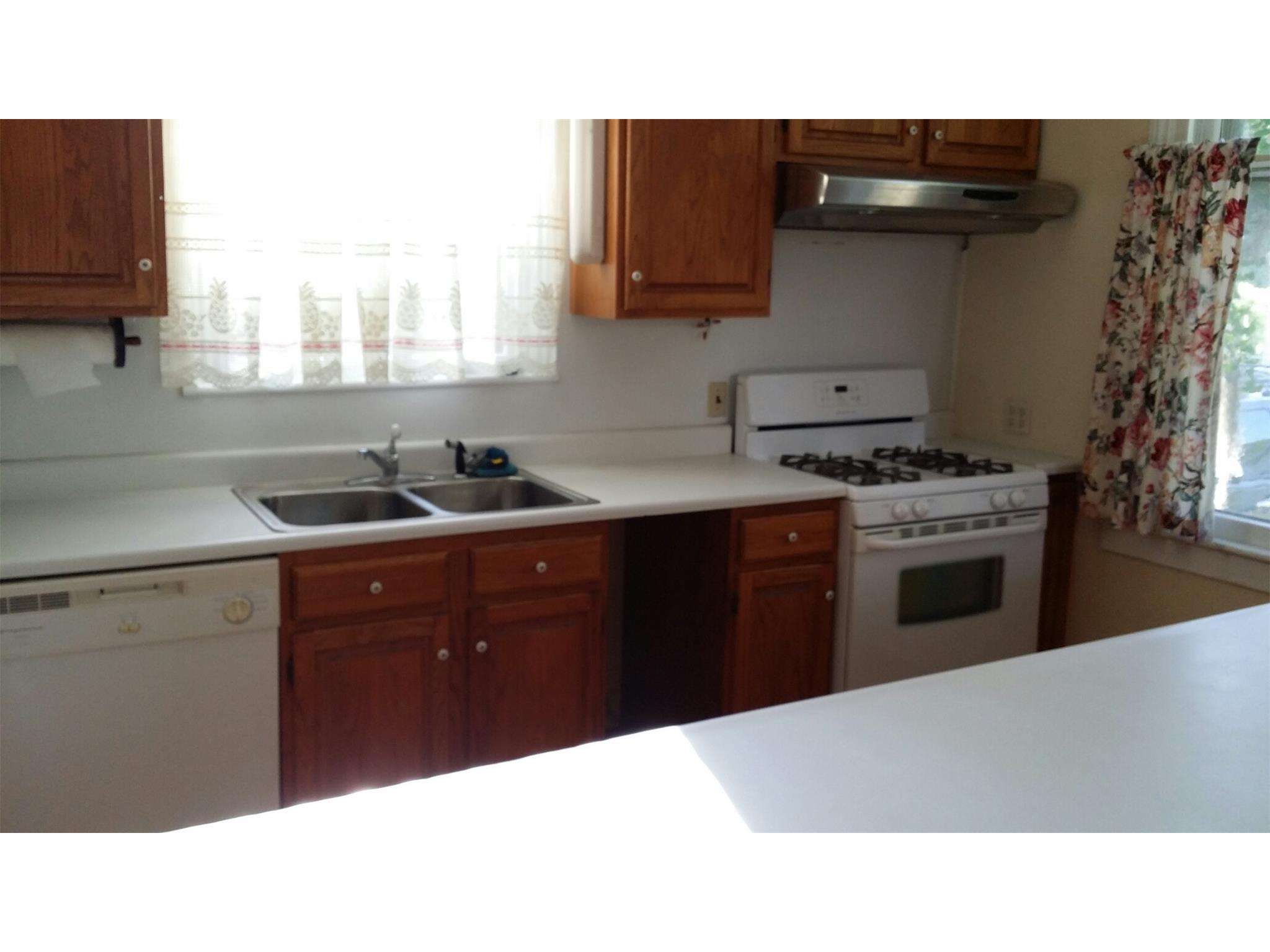 302 Pine St, Guyton, GA 31312 photo 5