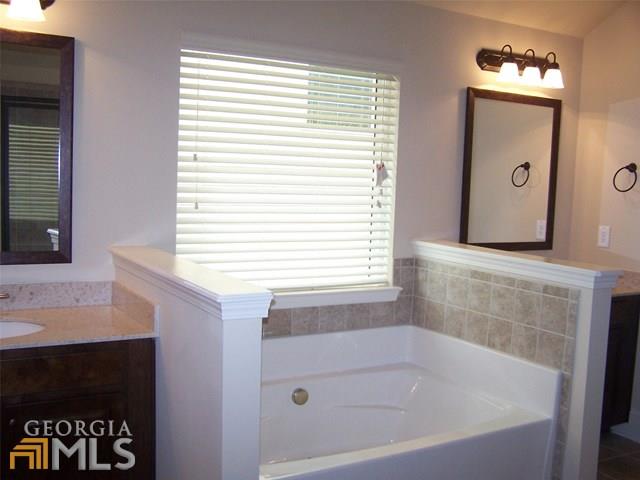 7506 Springbox Dr, Fairburn, GA 30213 photo 17