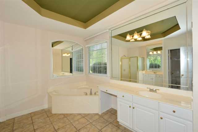 755 Riverside Dr, Suwanee, GA 30024 photo 18