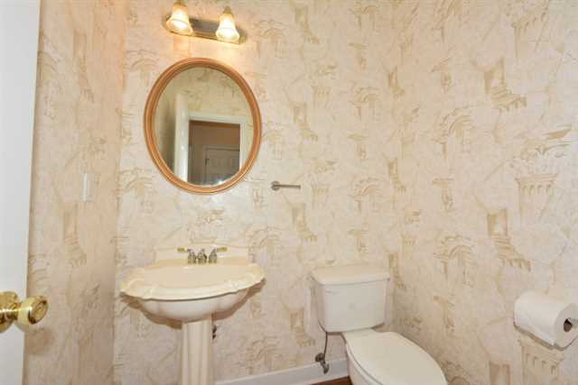 755 Riverside Dr, Suwanee, GA 30024 photo 15