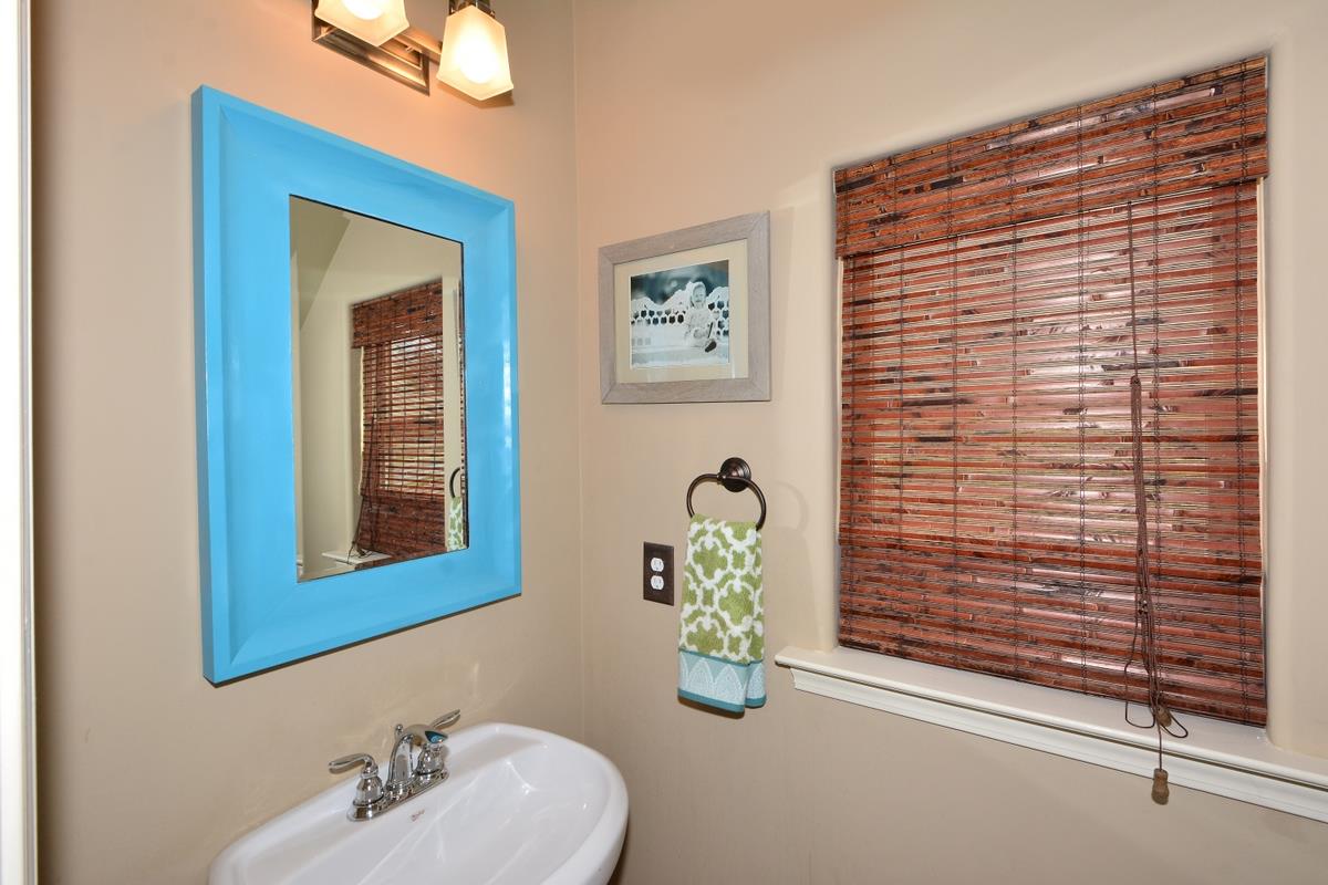 209 Creekside Pass, Canton, GA 30114 photo 11