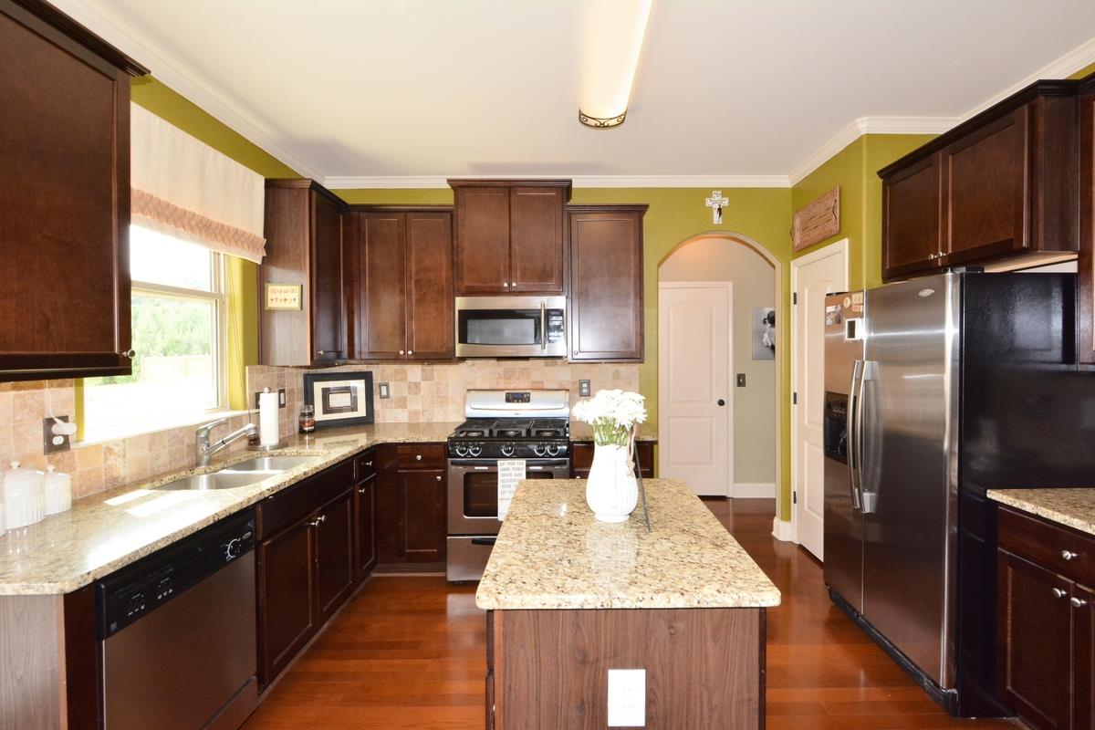 209 Creekside Pass, Canton, GA 30114 photo 8