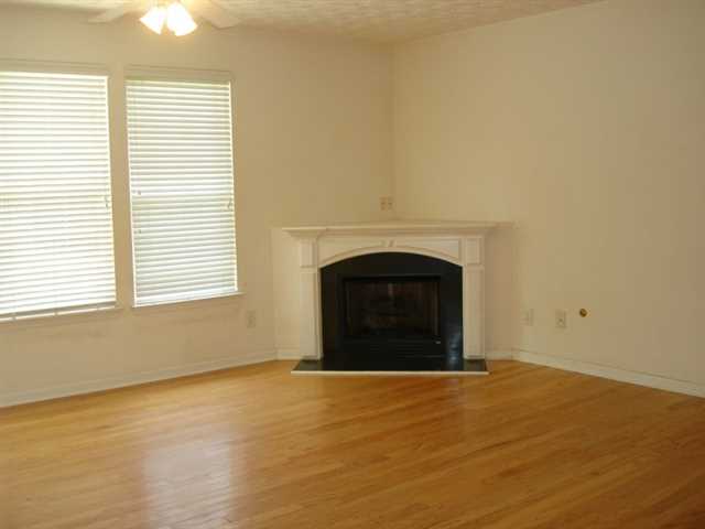 1509 Paramount Ln, Sugar Hill, GA 30518 photo 2