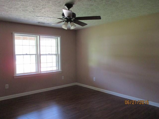 147 Chase Cir, Cornelia, GA 30531 photo 2