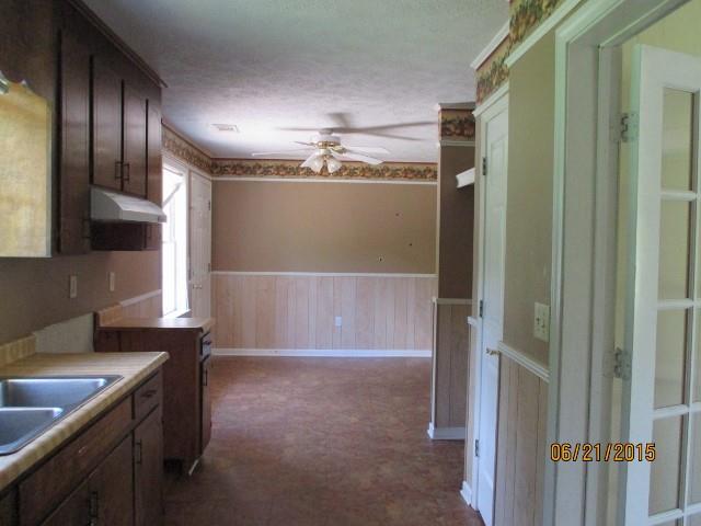 147 Chase Cir, Cornelia, GA 30531 photo 3