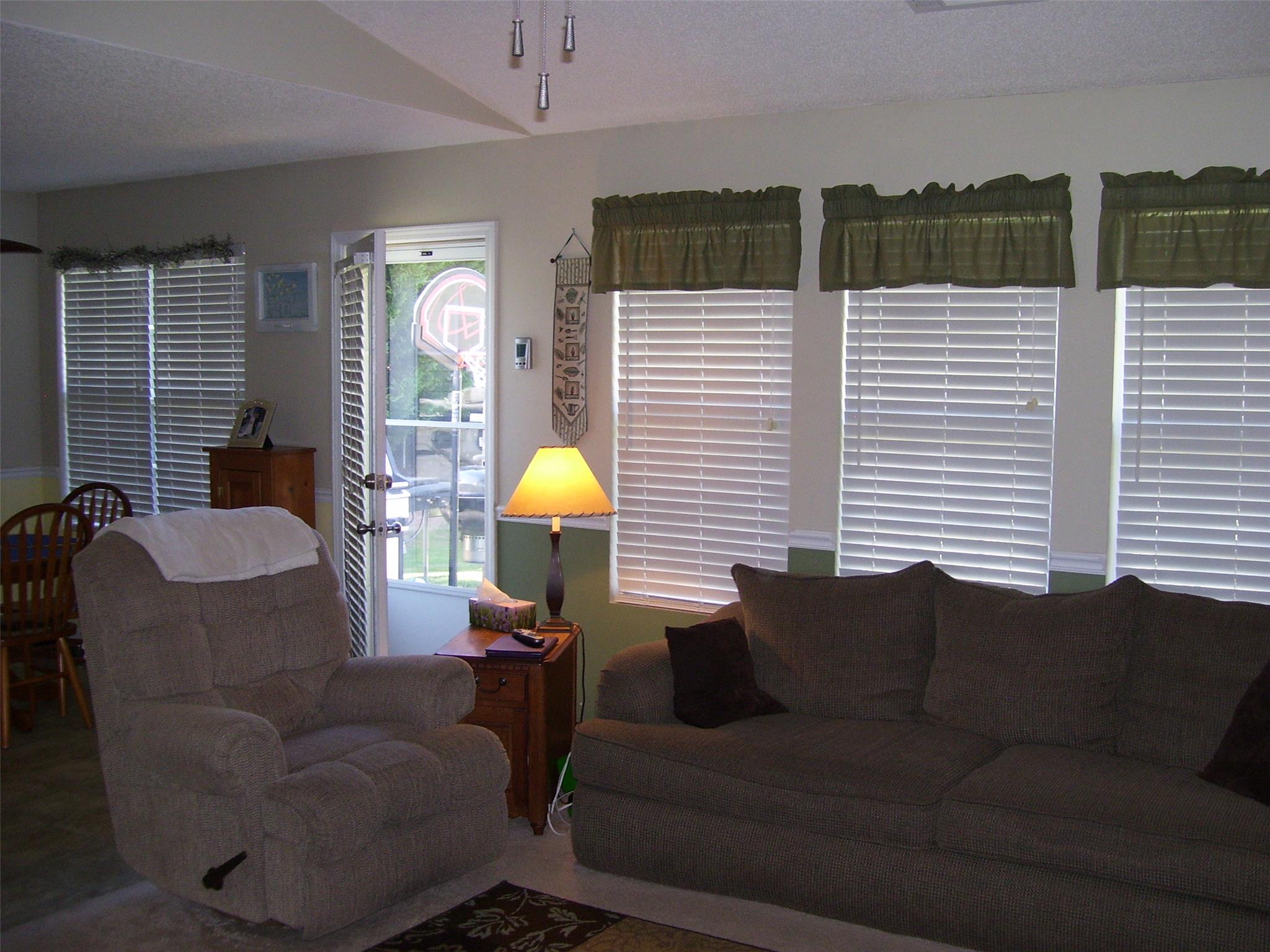 433 Raymond Dr, Winder, GA 30680 photo 10