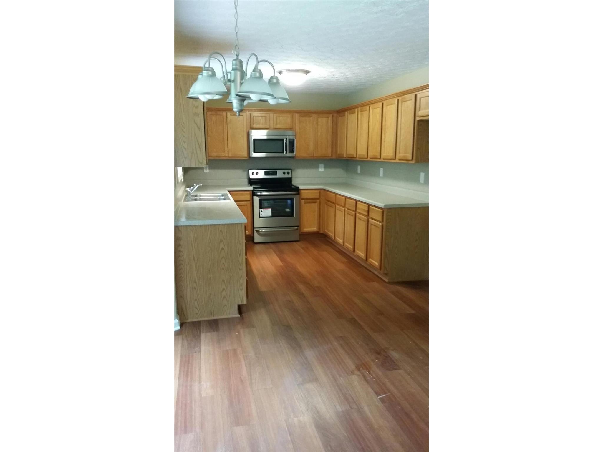233 Clearwater Dr, Monroe, GA 30655 photo 2