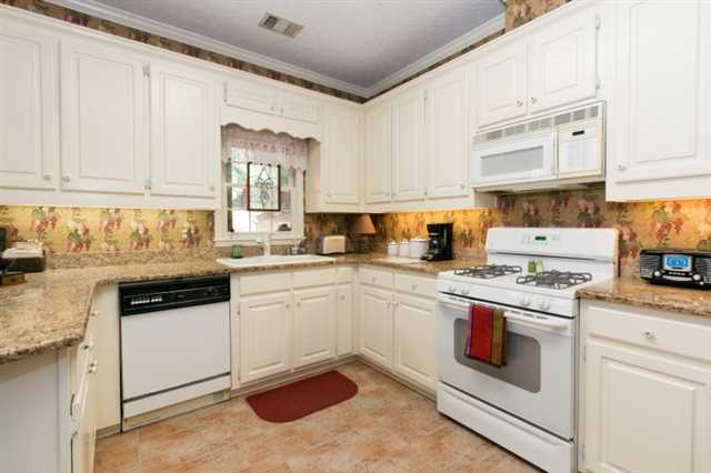 4564 Driftwater Rd, Duluth, GA 30096 photo 10
