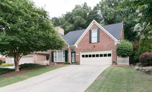 4564 Driftwater Rd, Duluth, GA 30096 photo 2