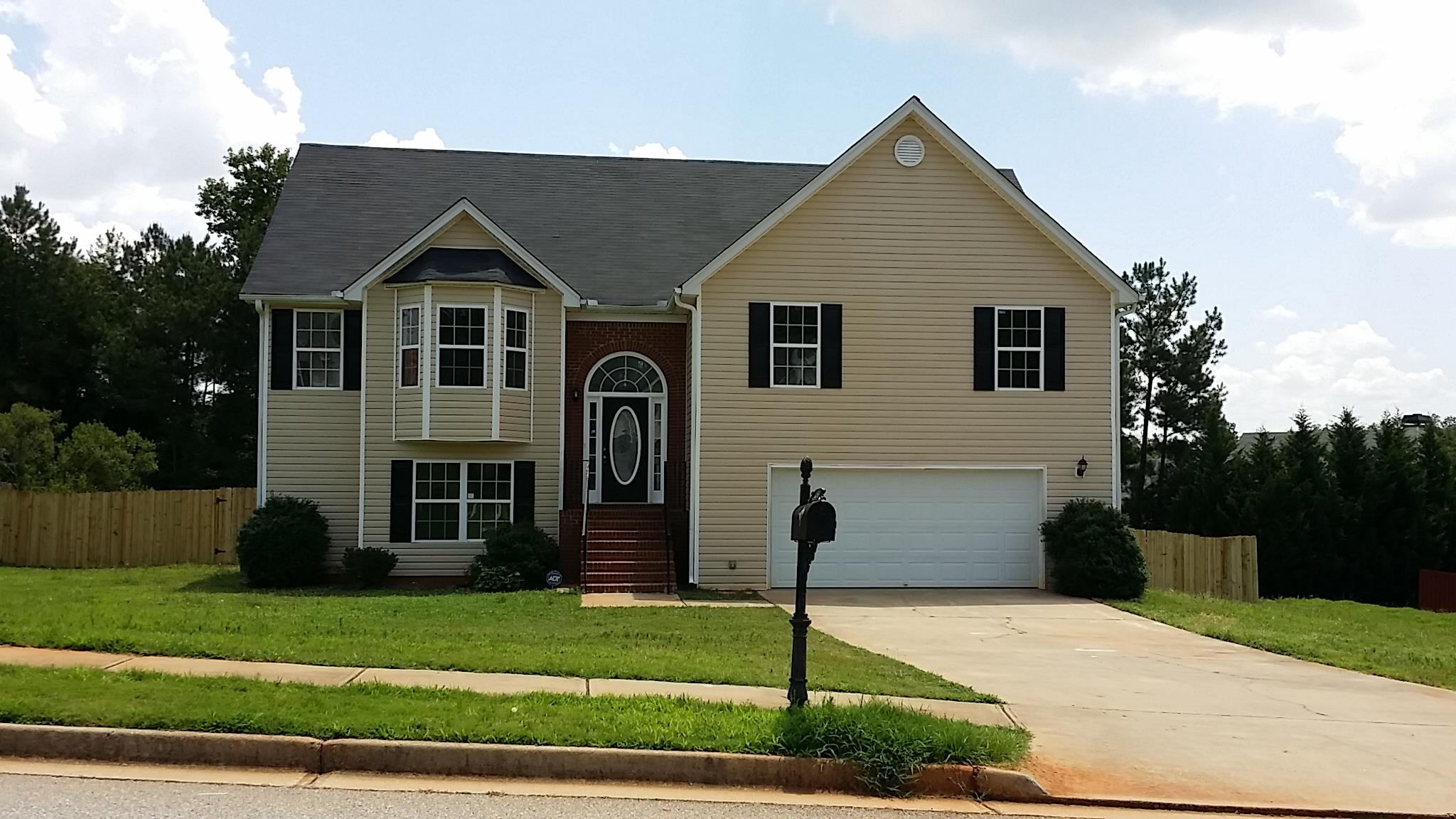 180 Trelawney Dr, Covington, GA 30016 photo 2