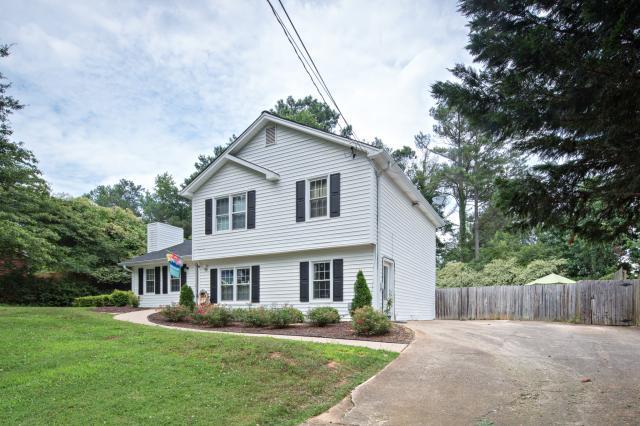 4095 Dollar Cir, Suwanee, GA 30024 photo 2