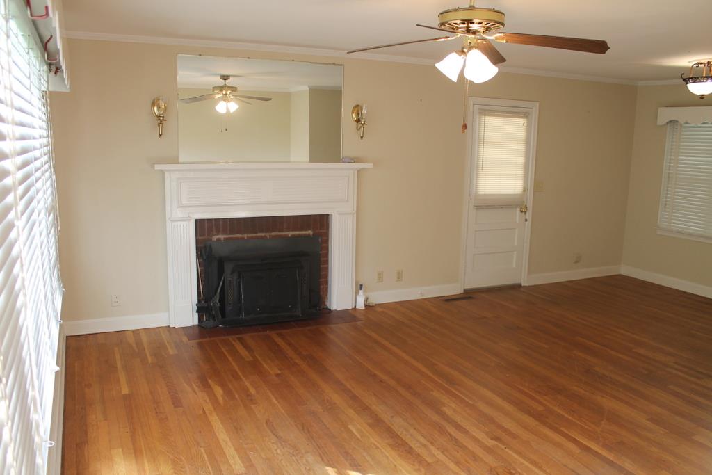 310 Cherokee Dr, Toccoa, GA 30577 photo 2
