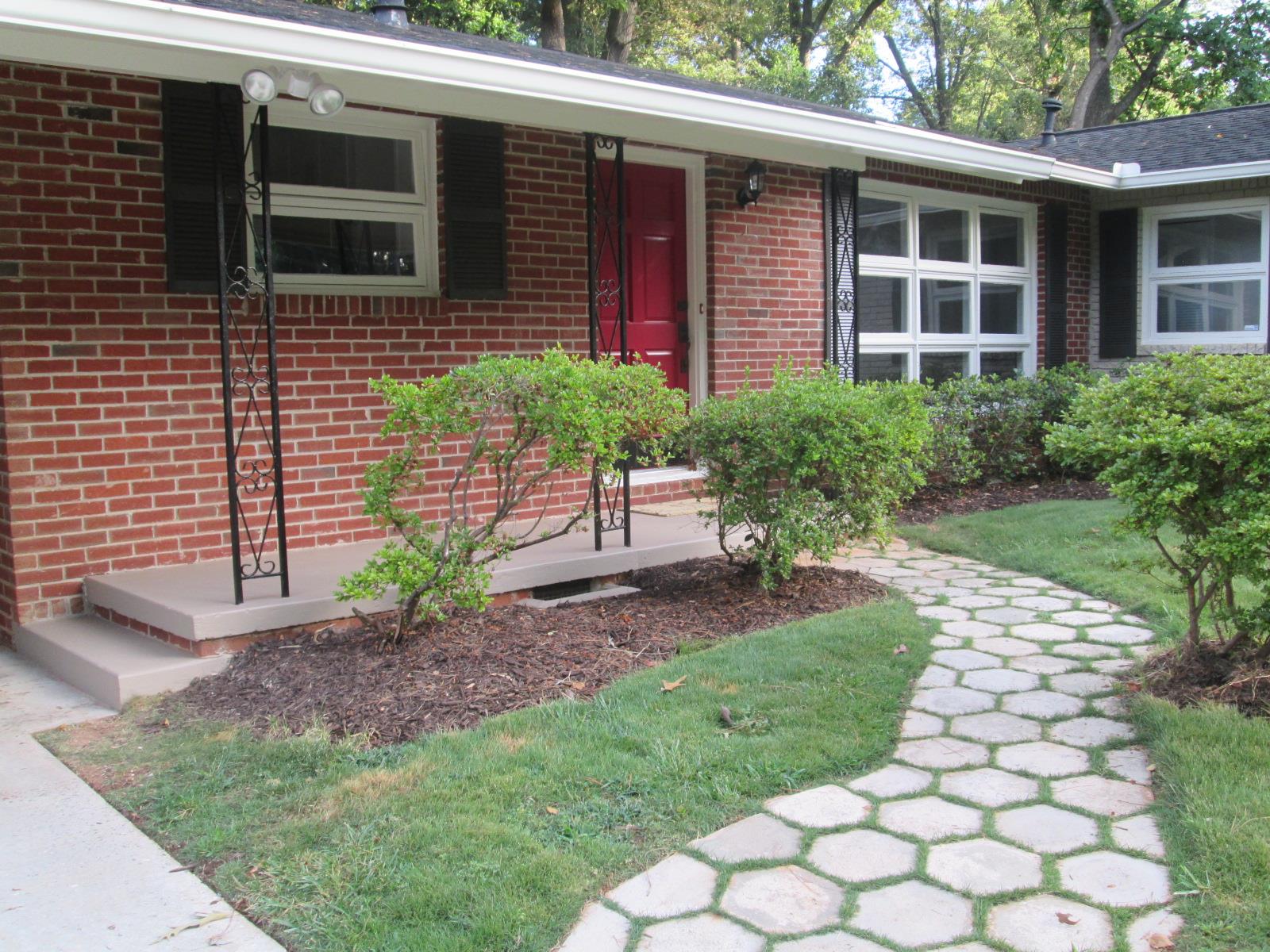 3832 Longview Dr, Atlanta, GA 30341 photo 2