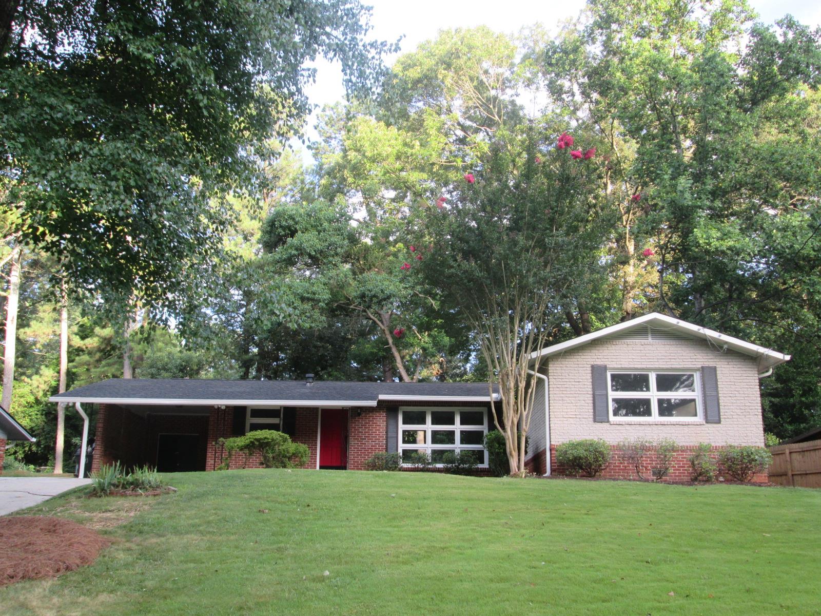3832 Longview Dr, Atlanta, GA 30341 photo 1