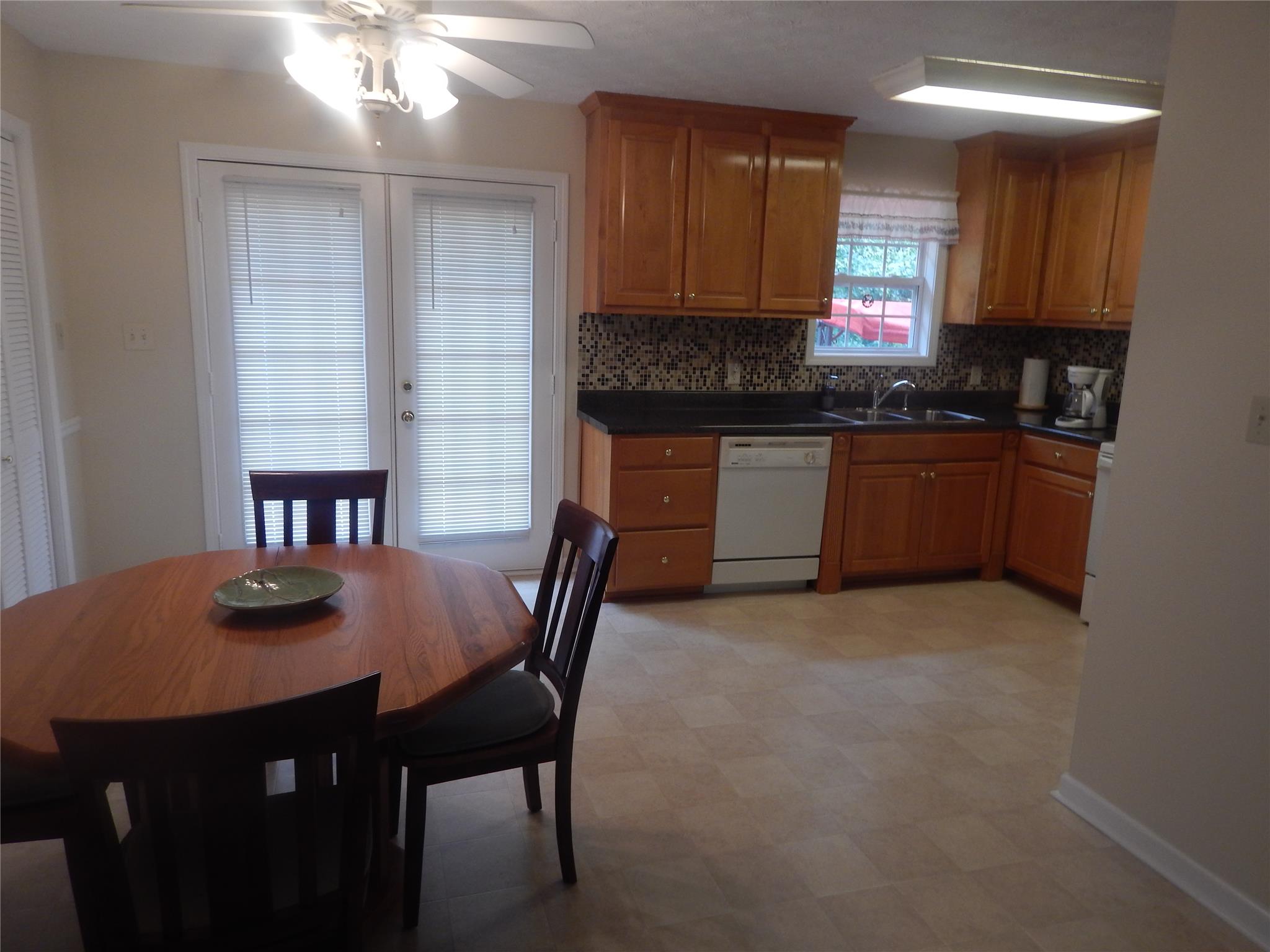 451 Stark St, Commerce, GA 30529 photo 8
