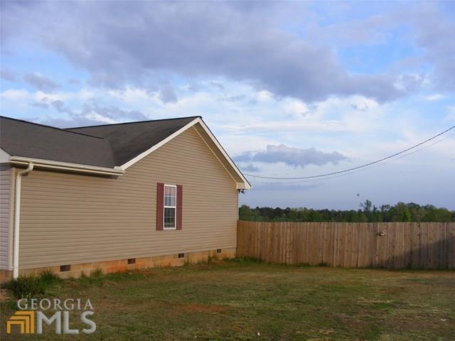 1064 Hayes Rd, Toccoa, GA 30577 photo 4