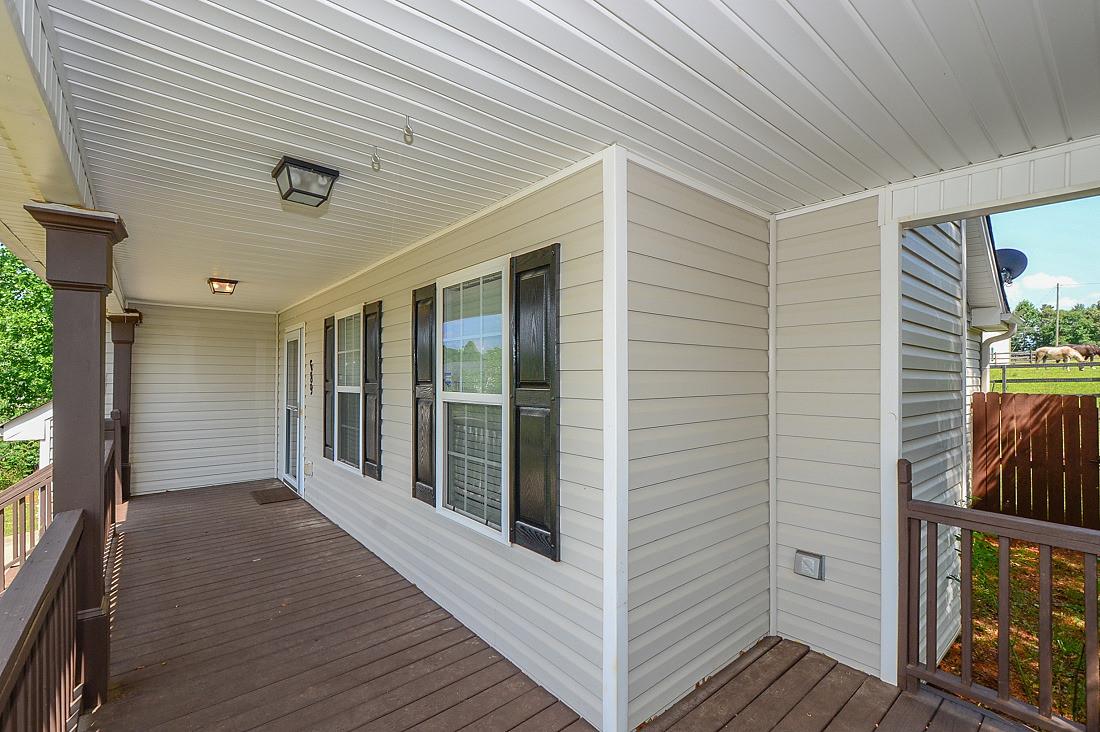 689 Meadow Spring Dr, Temple, GA 30179 photo 2
