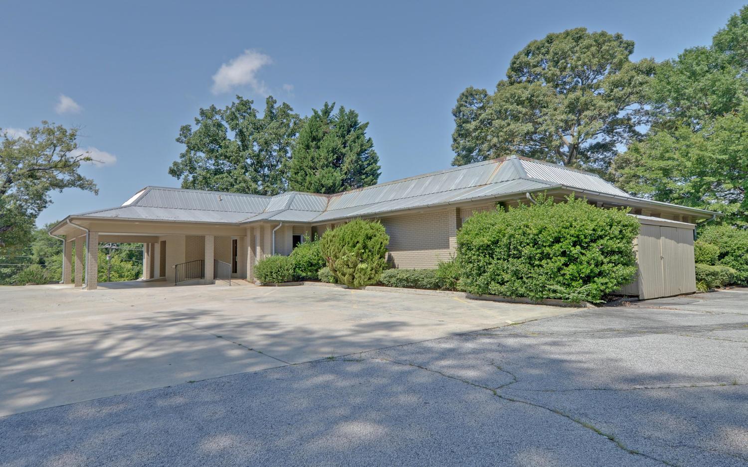 218 Falls Rd, Toccoa, GA 30577 photo 2