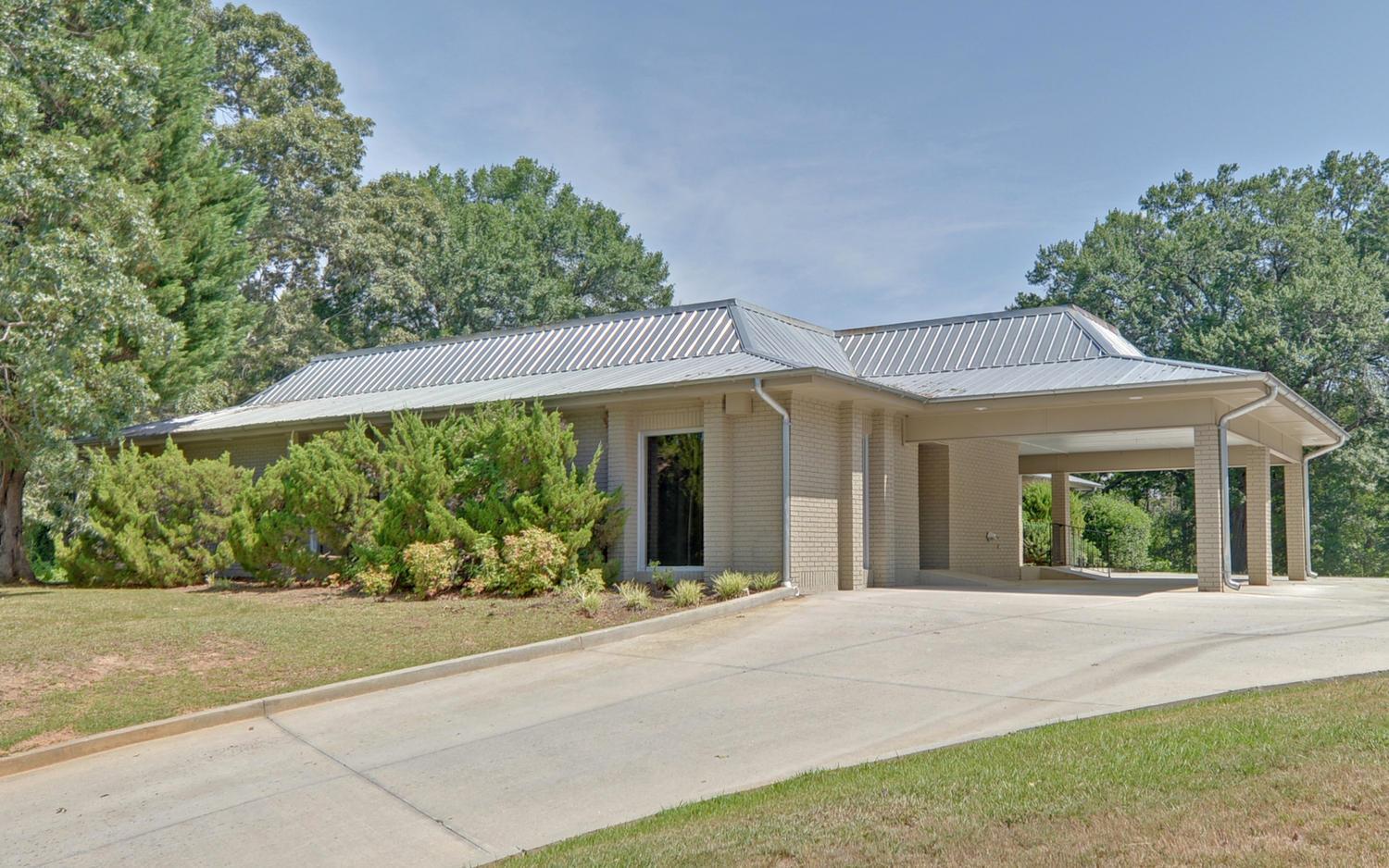 218 Falls Rd, Toccoa, GA 30577 photo 1