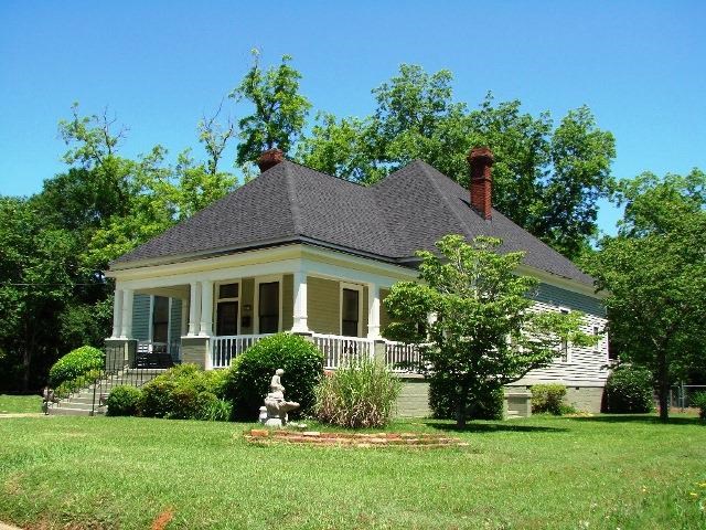 415 Elm St, Barnesville, GA 30204 photo 1