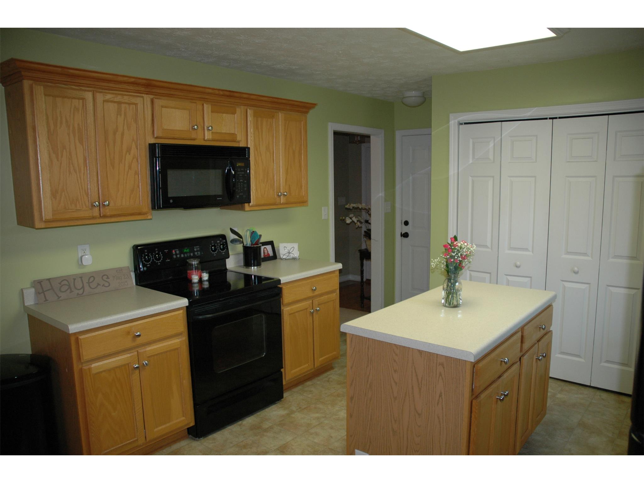204 Creekside Dr, Lagrange, GA 30240 photo 4