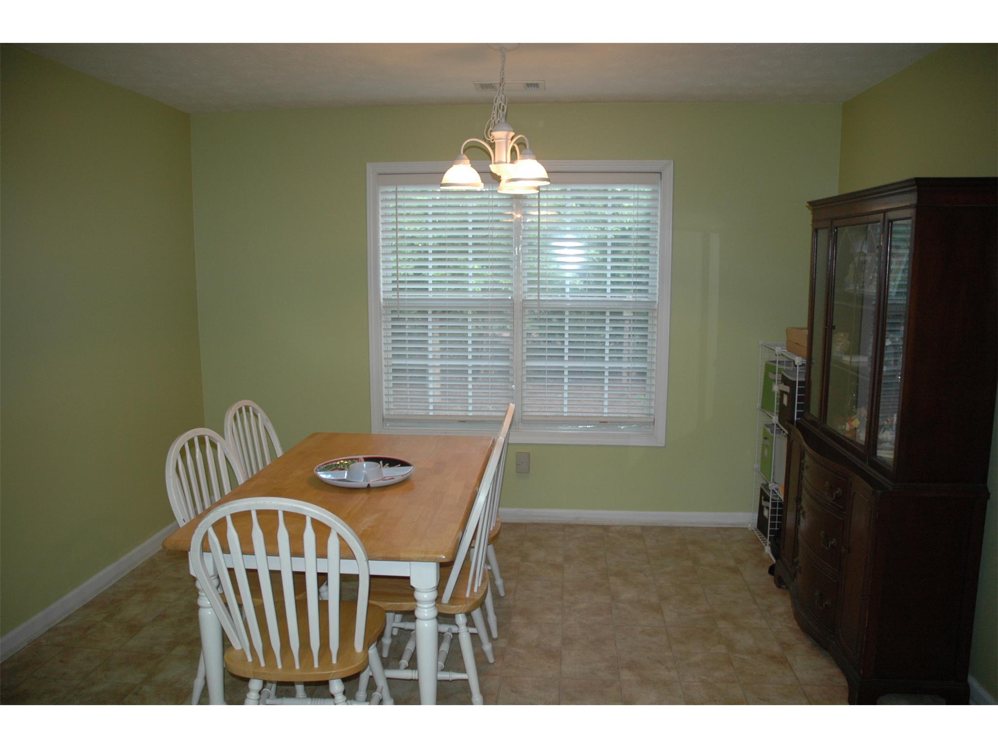 204 Creekside Dr, Lagrange, GA 30240 photo 5