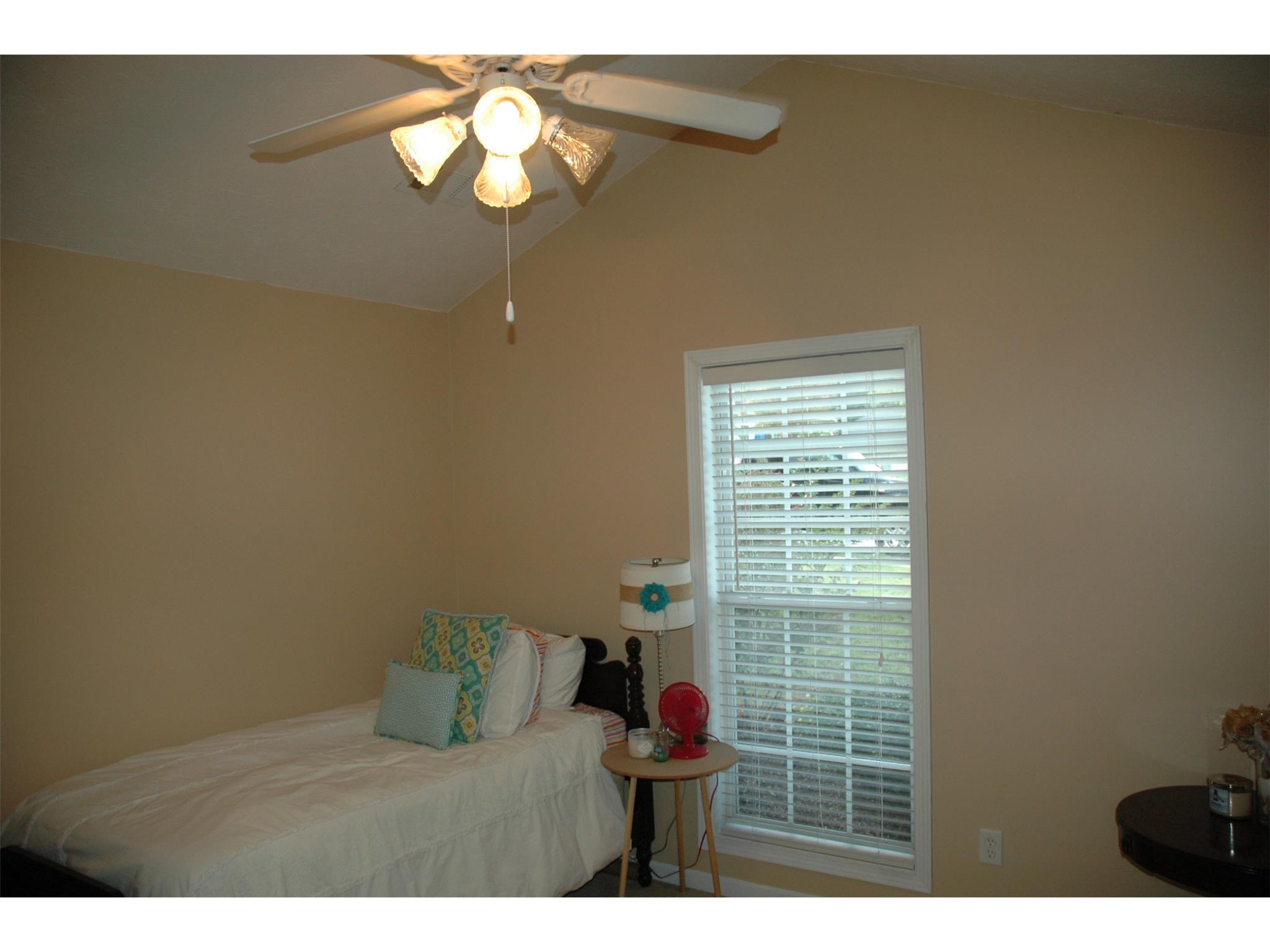 204 Creekside Dr, Lagrange, GA 30240 photo 11